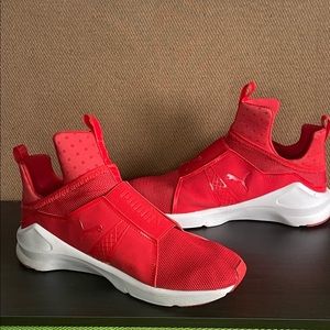 Fierce Core Puma Hi Risk Red and white , Women 10